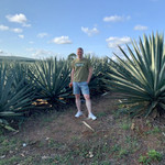 Thomas, 44